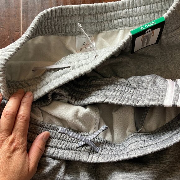 2 adidas Boy's Jogger - XL (18/20) - Picture 4 of 5